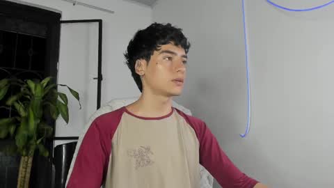 Snapshot of sebas_rosse chatting on September 2025 11:08:02 PM sebastian online show from September 2025 11:08:02 PM