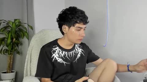 Snapshot of sebas_rosse chatting on September 2025 12:08:02 PM sebastian online show from September 2025 12:08:02 PM