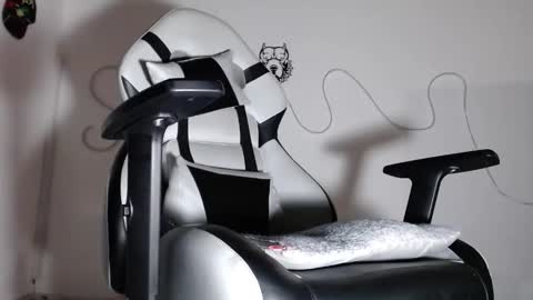 Snapshot of sebastian_025 chatting on October 2025 01:50:02 AM Sebastian online show from October 2025 01:50:02 AM