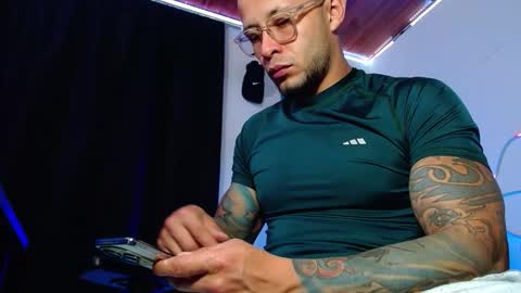 Snapshot of sebastian_025 chatting on November 2025 08:33:02 AM Sebastian online show from November 2025 08:33:02 AM