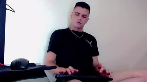 Sebastian online show from November 2025 05:17:01 PM