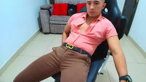 Snapshot of sebastian_oconnor77 chatting on February 2025 05:18:02 PM juan sebastian online show from February 2025 05:18:02 PM