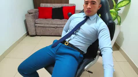 Snapshot of sebastian_oconnor77 chatting on March 2025 03:56:01 PM juan sebastian online show from March 2025 03:56:01 PM