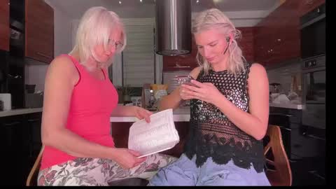 Snapshot of sebilone chatting on December 2024 05:10:02 PM Hennriette and Sebastian online show from December 2024 05:10:02 PM