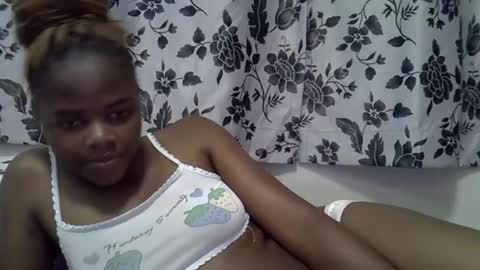 Snapshot of secret_seducer chatting on November 2025 12:45:02 PM cruce online show from November 2025 12:45:02 PM