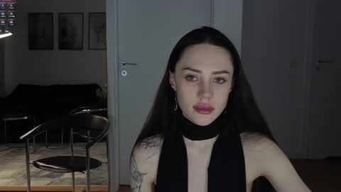 Sara online show from October 2025 09:15:02 PM