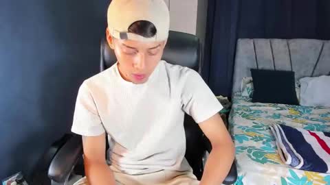 Snapshot of seductive_angel1 chatting on October 2025 02:53:02 AM Angel online show from October 2025 02:53:02 AM