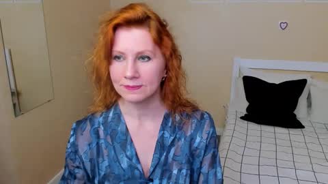 Snapshot of seductive_foxy_ chatting on September 2025 08:10:01 PM seductive_foxy_ online show from September 2025 08:10:01 PM