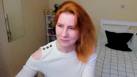 Snapshot of seductive_foxy_ chatting on September 2025 08:25:01 PM seductive_foxy_ online show from September 2025 08:25:01 PM