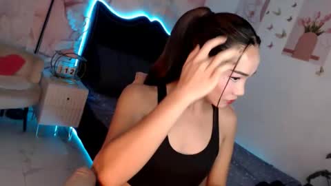 Snapshot of seductive_vana chatting on November 2025 06:30:01 PM Vanessa online show from November 2025 06:30:01 PM