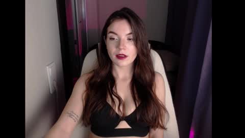 Snapshot of seeemily chatting on February 2025 10:43:02 AM Emily online show from February 2025 10:43:02 AM