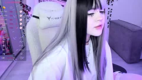 Snapshot of selena___cute chatting on November 2025 05:39:02 AM Selena online show from November 2025 05:39:02 AM