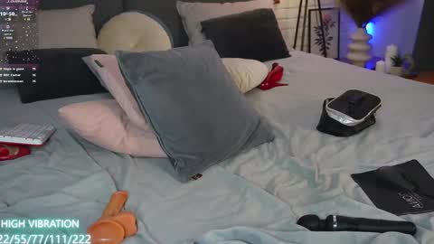 Selena Lily online show from March 2025 05:33:01 AM