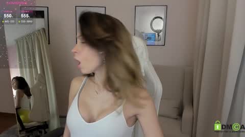 Selena online show from January 2025 10:38:01 AM