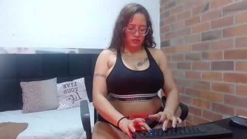 Selena online show from October 2025 01:04:02 AM