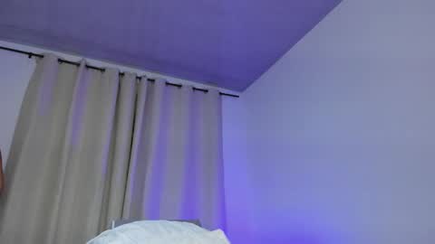 selenafox online show from September 2025 01:51:01 AM