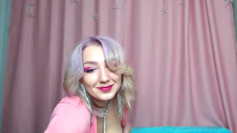 Selena online show from December 2025 03:06:01 PM