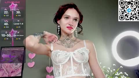 Selena online show from October 2025 02:11:02 AM