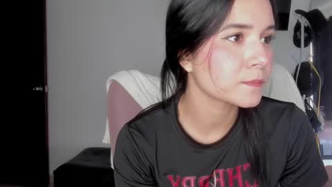 Alejandra  online show from October 2025 01:19:01 PM