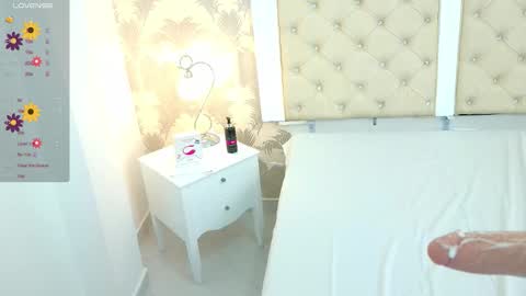 Selene WilliamsGMT-5 700-1400 colombian time online show from September 2025 08:12:02 PM
