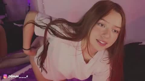 Snapshot of selenee___e chatting on February 2025 08:22:02 AM selene online show from February 2025 08:22:02 AM