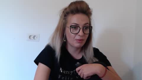 Selenna online show from October 2025 12:47:01 PM