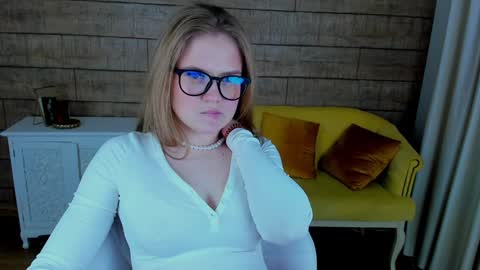SelinSwarovski online show from January 2025 02:43:02 AM