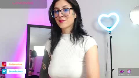 Snapshot of selvalentinex chatting on February 2025 02:40:01 AM online show from February 2025 02:40:01 AM