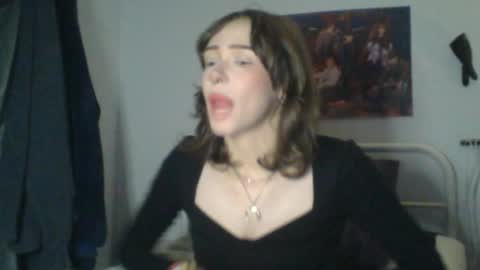 Snapshot of sendforesme chatting on October 2025 12:32:01 AM goddess esme online show from October 2025 12:32:01 AM
