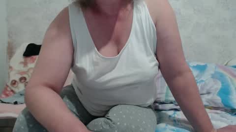 Snapshot of seniorita333 chatting on January 2025 07:31:02 PM Lenna online show from January 2025 07:31:02 PM