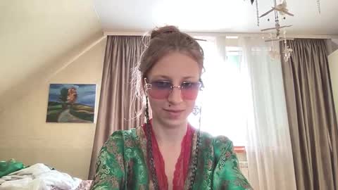 senseinner online show from September 2025 12:53:01 PM