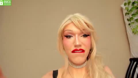 Snapshot of sensual_miss_mia chatting on October 2025 01:06:02 AM Mia online show from October 2025 01:06:02 AM