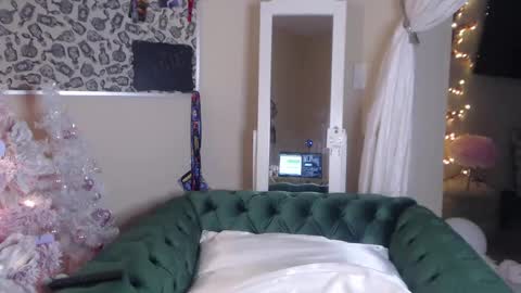 Snapshot of sensual_paradise_ chatting on February 2025 11:32:01 PM V online show from February 2025 11:32:01 PM