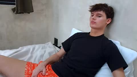 Cam online show from October 2025 10:30:01 PM