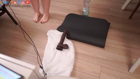 Snapshot of serareads chatting on October 2025 03:43:01 PM SeraReads online show from October 2025 03:43:01 PM