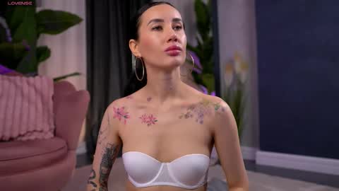 Serena online show from November 2025 11:00:02 AM