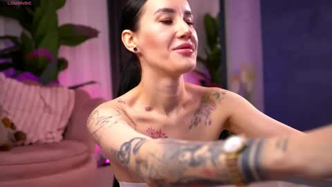 Serena online show from November 2025 11:10:01 AM