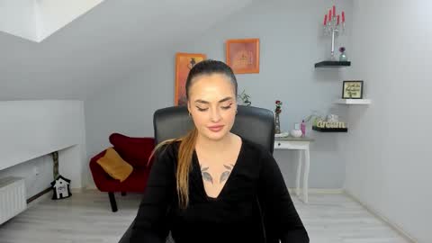 serenlys online show from October 2025 12:55:01 PM