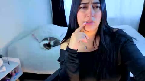 Serenna Cruz online show from October 2025 09:17:02 PM