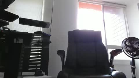 Snapshot of serioyhetero19 chatting on October 2025 07:01:02 PM hetero serio discreto online show from October 2025 07:01:02 PM