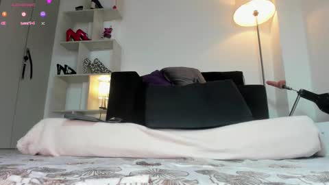 Rosa  online show from October 2025 01:25:02 PM