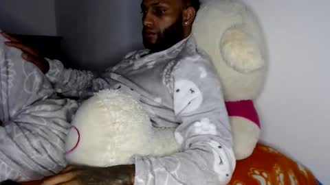 Snapshot of sexseason777 chatting on November 2025 08:19:02 PM STIIV G online show from November 2025 08:19:02 PM