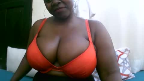 Snapshot of sexxi_ebony chatting on September 2025 01:05:01 PM sexxi_ebony online show from September 2025 01:05:01 PM