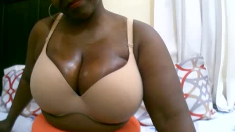 Snapshot of sexxi_ebony chatting on October 2025 07:36:02 AM sexxi_ebony online show from October 2025 07:36:02 AM