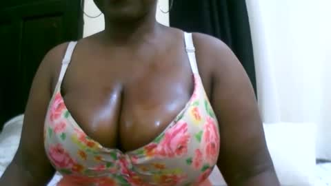 Snapshot of sexxi_ebony chatting on October 2025 12:12:02 PM sexxi_ebony online show from October 2025 12:12:02 PM
