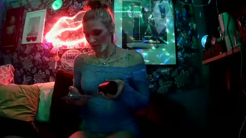 Leeah CloudZzz online show from October 2025 08:18:02 AM