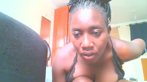 Snapshot of sexxy_thick_ebony chatting on November 2025 07:10:02 AM Sweet doll online show from November 2025 07:10:02 AM