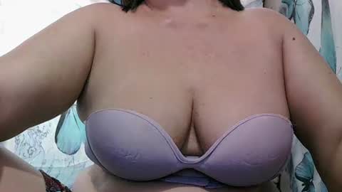 Snapshot of sexxyicee69 chatting on January 2025 08:52:01 AM misslovely j online show from January 2025 08:52:01 AM