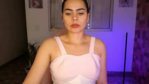  Angie   online show from February 2025 02:04:02 PM