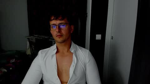 Snapshot of sexxymuscles4u chatting on October 2025 12:14:02 PM Sexxymuscles4U online show from October 2025 12:14:02 PM